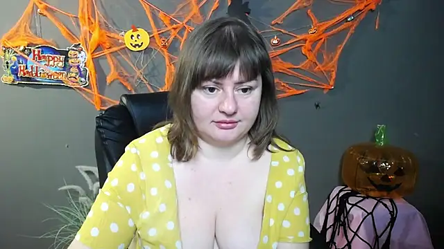 ZannaDreil online show from 10/26/25, 07:20