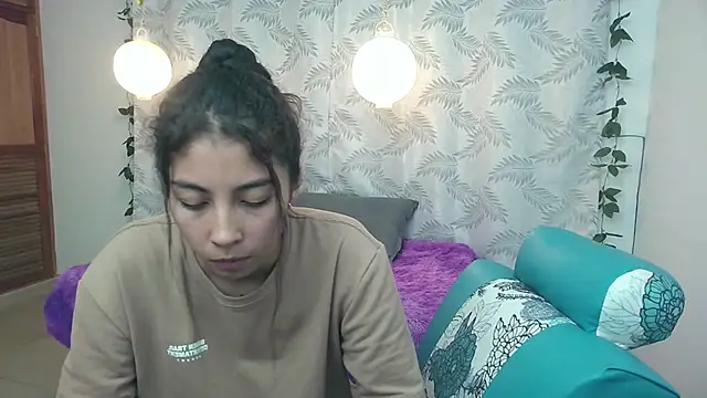 Mya paris online show from 01/30/25, 01:33