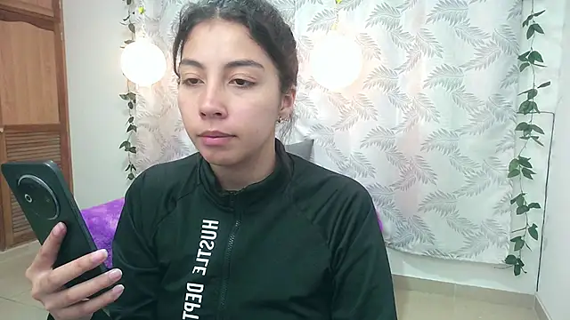 Mya paris online show from 02/04/25, 10:55