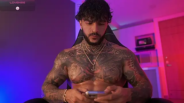 Snapshot of mariano_costa chatting on 10/13/25, 12:21 mariano costa online show from 10/13/25, 12:21