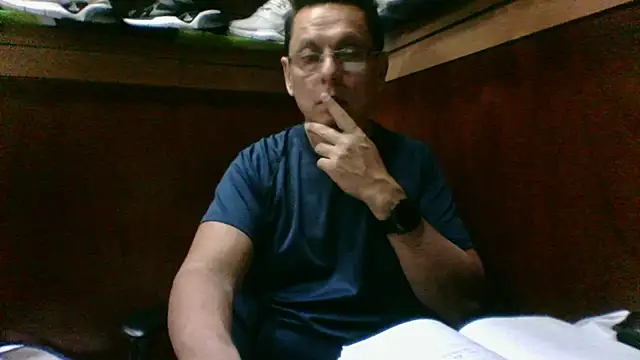 MarcusKelvin online show from 11/17/25, 03:51