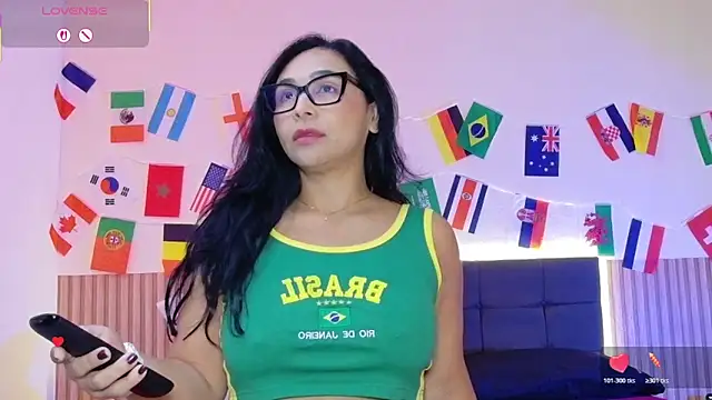 Snapshot of DIOSA-HOT chatting on 06/12/26, 08:57 DIOSA-HOT online show from 06/12/26, 08:57