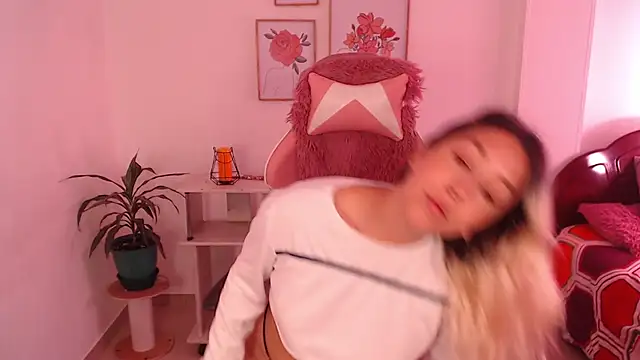 Dahlia  espresso online show from 09/17/25, 06:53