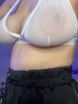 LoveLuna  online show from 12/25/24, 07:13