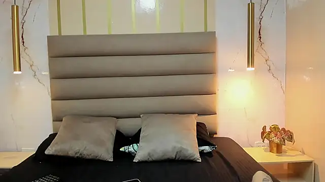 MelaniieRoux online show from 03/08/25, 01:50