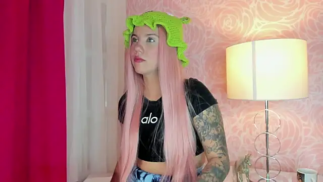 MelaniieRoux online show from 11/07/25, 07:36