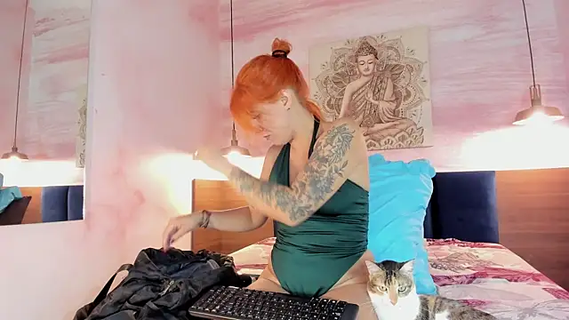 MelaniieRoux online show from 02/06/26, 07:50