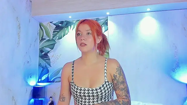 MelaniieRoux online show from 04/25/26, 07:44