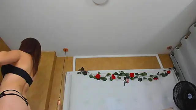  evamilf  online show from 04/11/26, 12:31