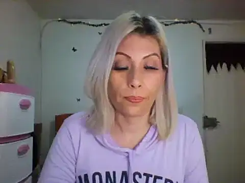 alixia81 online show from 01/08/25, 12:37