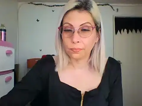 alixia81 online show from 01/09/25, 12:41