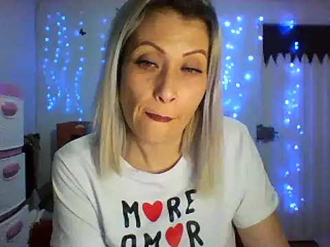 alixia81 online show from 03/04/25, 02:27