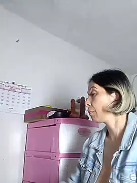 alixia81 online show from 09/26/25, 11:20