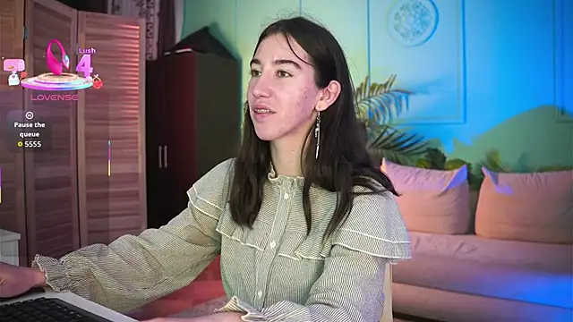 Belle Via online show from 09/18/25, 03:58