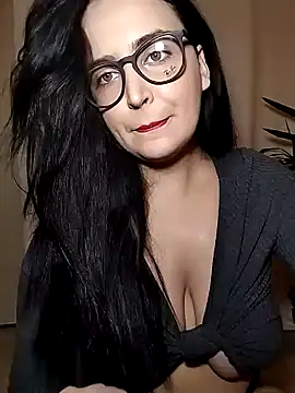 Snapshot of Selena_Selly7 chatting on 02/02/25, 09:23 Selena Selly7 online show from 02/02/25, 09:23