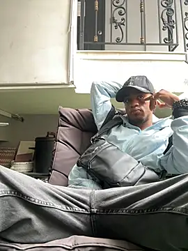 AaronCruz  online show from 02/12/25, 01:06