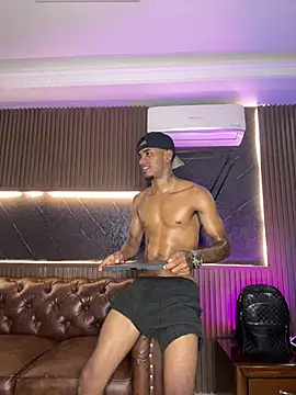 AaronCruz  online show from 03/27/26, 04:51