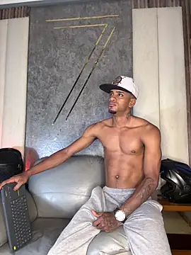Snapshot of AaronCruz_ chatting on 05/19/26, 11:00 AaronCruz online show from 05/19/26, 11:00