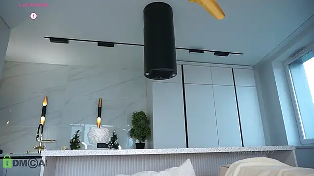 Snapshot of hecola chatting on 09/21/25, 10:17 hecola online show from 09/21/25, 10:17