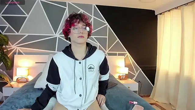 Snapshot of Max_lover1 chatting on 03/15/25, 08:21 Max lover1 online show from 03/15/25, 08:21