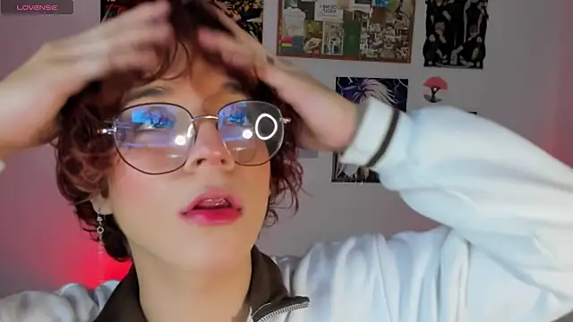 Snapshot of Max_lover1 chatting on 10/21/25, 02:12 Max lover1 online show from 10/21/25, 02:12