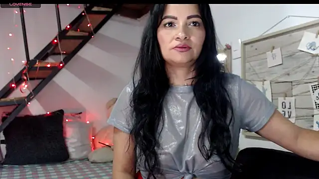 luna sky83 online show from 09/17/25, 07:21