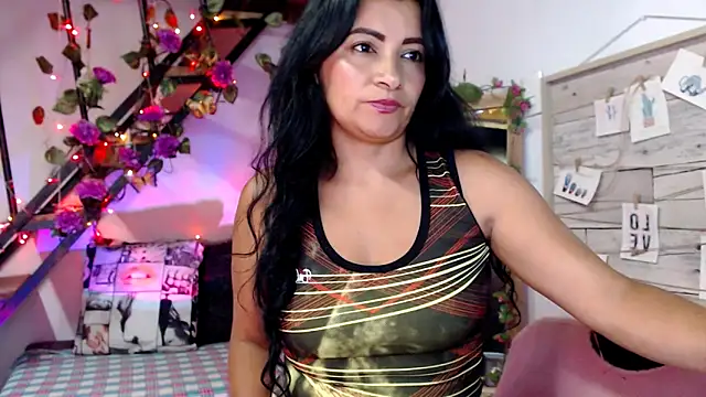 luna sky83 online show from 02/03/26, 06:51