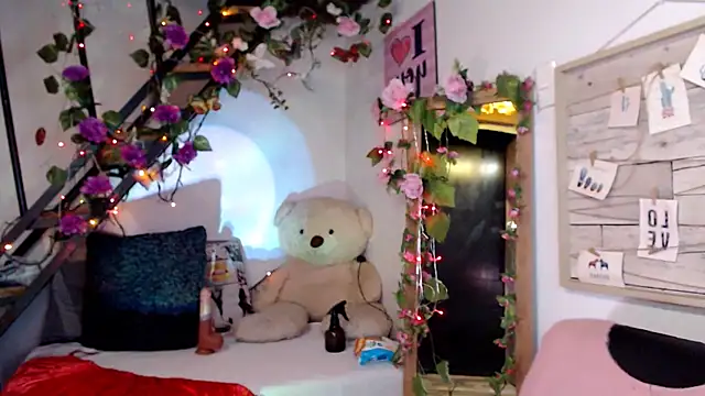 luna sky83 online show from 03/19/26, 08:07