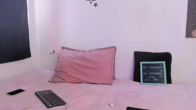 AlyRoses online show from 11/06/25, 01:23