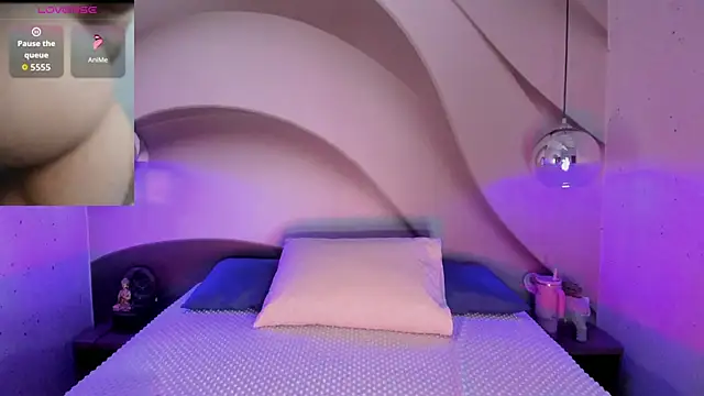 LottiCarter online show from 04/07/26, 08:09