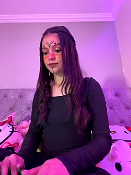 LucyEvans  online show from 10/31/25, 05:41