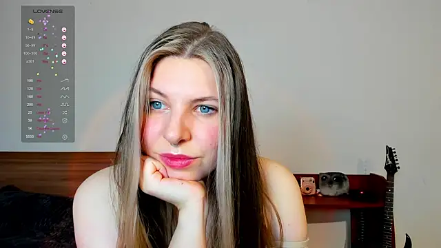 Snapshot of Annie_aww chatting on 02/02/25, 06:10 Annie aww online show from 02/02/25, 06:10