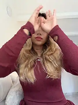 amanda-medrano1 online show from 06/10/26, 02:49