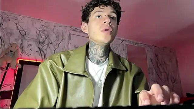 Snapshot of Saturno_v chatting on 01/31/25, 02:28 Saturno v online show from 01/31/25, 02:28