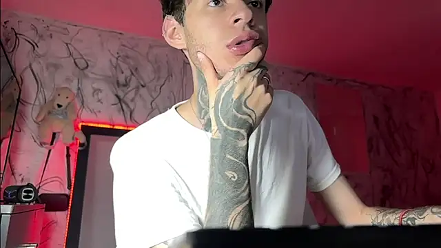 Snapshot of Saturno_v chatting on 02/03/25, 10:00 Saturno v online show from 02/03/25, 10:00