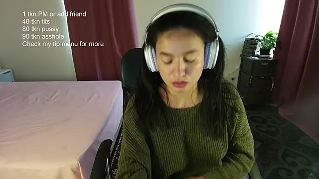 ChloeSanchezx online show from 02/15/26, 10:06