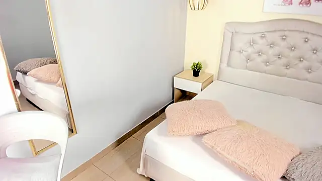 escarleth   online show from 03/06/26, 12:23