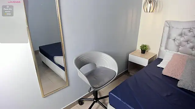 escarleth   online show from 03/19/26, 11:58