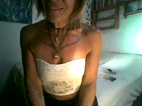 Snapshot of sabinytahot chatting on 01/11/25, 02:09 sabinytahot online show from 01/11/25, 02:09