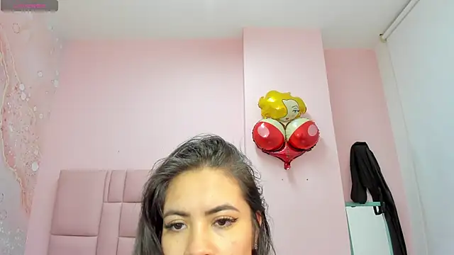 Snapshot of soyzarahtorres chatting on 09/22/25, 11:18 soyzarahtorres online show from 09/22/25, 11:18