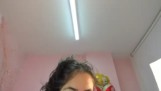 Snapshot of soyzarahtorres chatting on 11/28/25, 10:12 soyzarahtorres online show from 11/28/25, 10:12