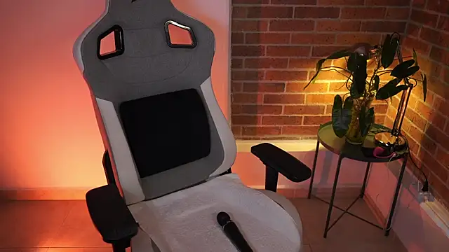 anyacutex online show from 01/20/25, 10:37