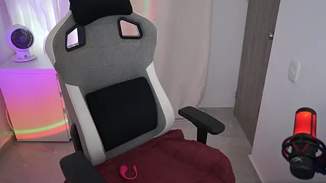 anyacutex online show from 12/04/25, 08:39