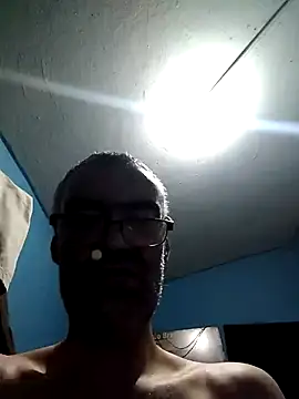 Snapshot of hugosafado333 chatting on 01/09/25, 03:36 hugosafado333 online show from 01/09/25, 03:36