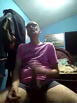 Snapshot of hugosafado333 chatting on 02/04/25, 02:28 hugosafado333 online show from 02/04/25, 02:28