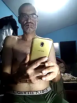 Snapshot of hugosafado333 chatting on 02/10/25, 05:58 hugosafado333 online show from 02/10/25, 05:58