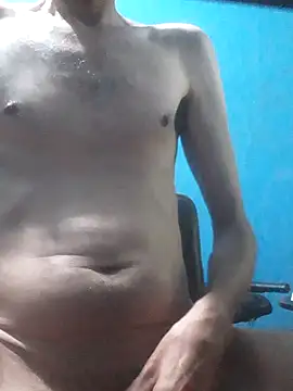 Snapshot of hugosafado333 chatting on 10/25/25, 10:59 hugosafado333 online show from 10/25/25, 10:59