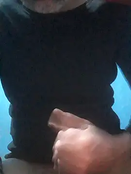 Snapshot of hugosafado333 chatting on 11/04/25, 04:55 hugosafado333 online show from 11/04/25, 04:55