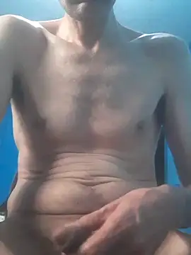 Snapshot of hugosafado333 chatting on 12/18/25, 03:40 hugosafado333 online show from 12/18/25, 03:40