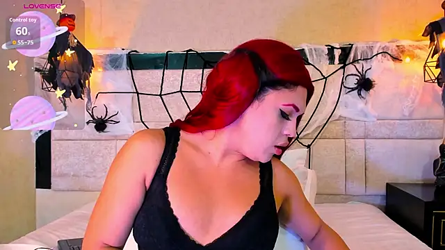 Snapshot of kimCosseyy chatting on 10/19/25, 03:07 kimCosseyy online show from 10/19/25, 03:07